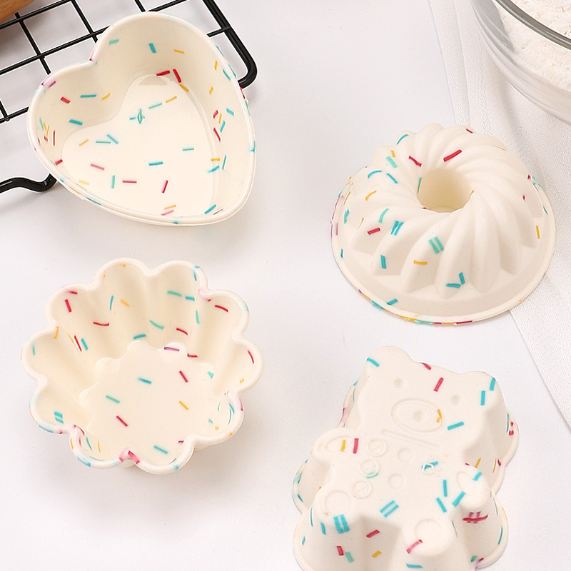 Kitchen Baking Utensils - カラーシリコンマフィンケーキカップ、高温カップケーキ型、DIYベーキングモールド、チョコレートプディングキャンディー、4個