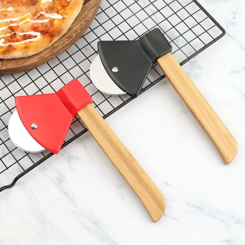 木製ハンドルの斧型ピザカッターローラーナイフ、プロ仕様ピザス - Kitchen Roller Baking のレビューと価格
