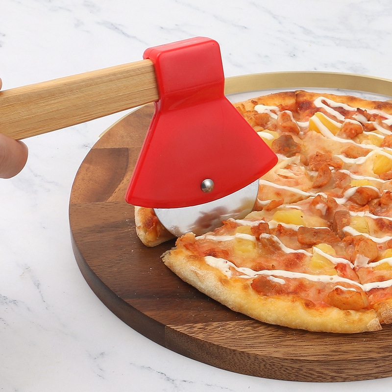 木製ハンドルの斧型ピザカッターローラーナイフ、プロ仕様ピザス - Kitchen Roller Baking のレビューと価格